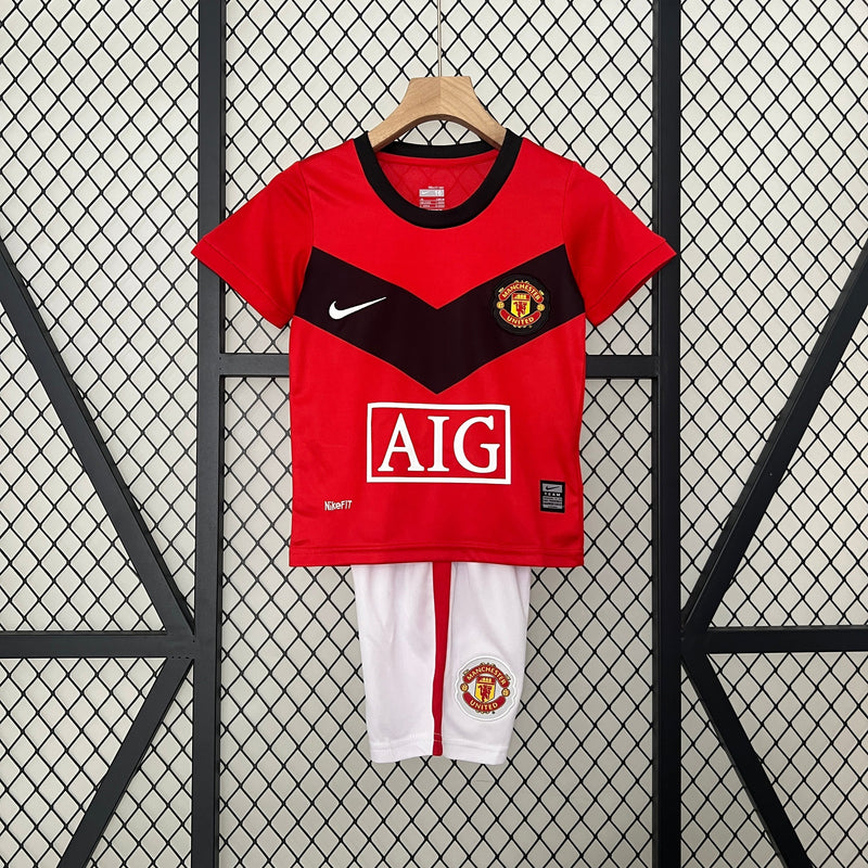 KIDS KIT RETROMANCHESTER UNITED HOME 09/10