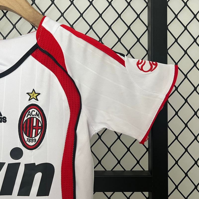 KIDS KIT RETROMILAN AWAY 06/07