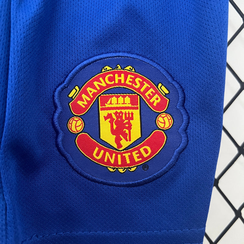 KIDS KIT RETROMANCHESTER UNITED BLUE 08/09