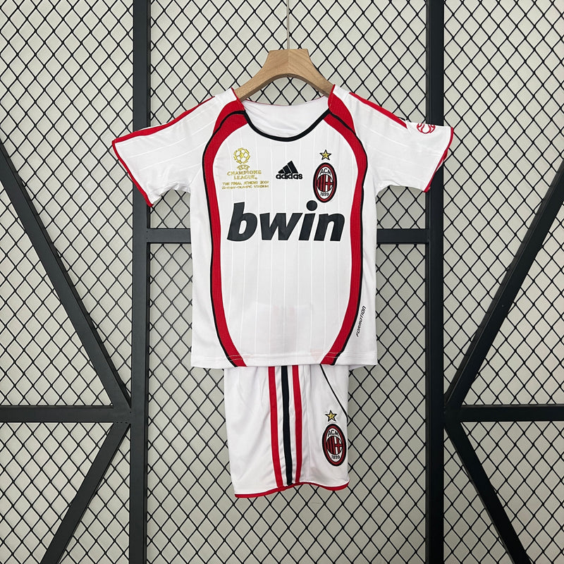 KIDS KIT RETROMILAN AWAY 06/07