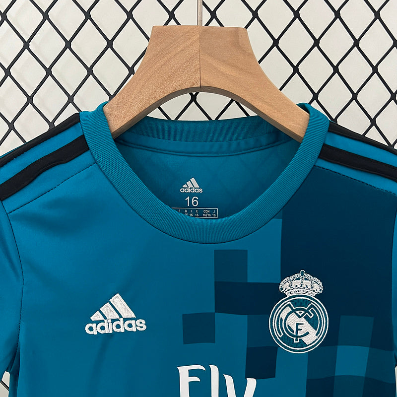 KIDS KIT RETRO REAL MADRID 2017/18 - FAN