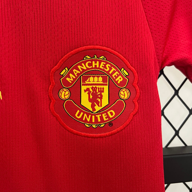 KIDS KIT RETROMANCHESTER UNITED HOME 08/09